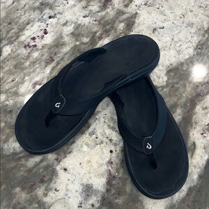 OluKai Black Sandals